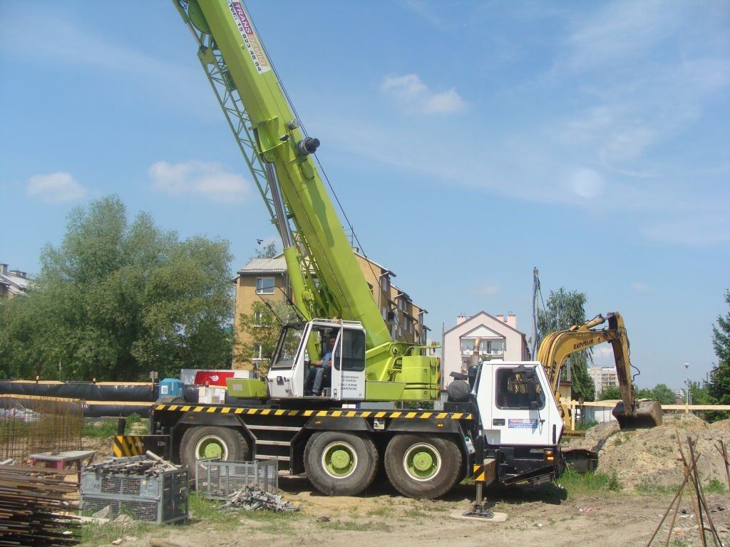 Usługi dźwigowe, dostawy betonu i stropów teriva.